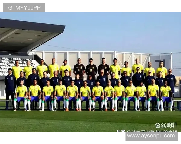 全球足球巨星汇聚成梯队展现无与伦比的竞技魅力与团队精神